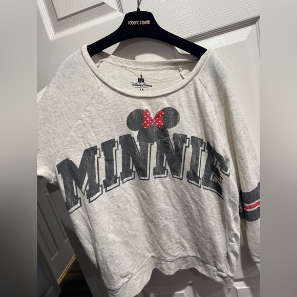 Disney Parks Minnie Mouse Crewneck Sweatshirt with #28 at the back - Size 1X - Picture 2 of 4